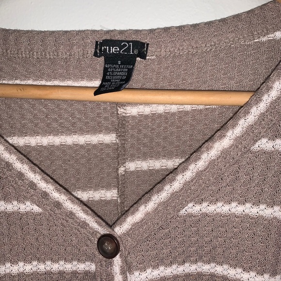 Sweater - Picture 4 of 4